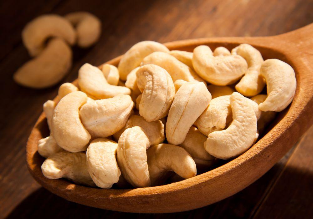 An In-depth Look at Cashews: Nutrition and Health Benefits of Cashew Nuts 