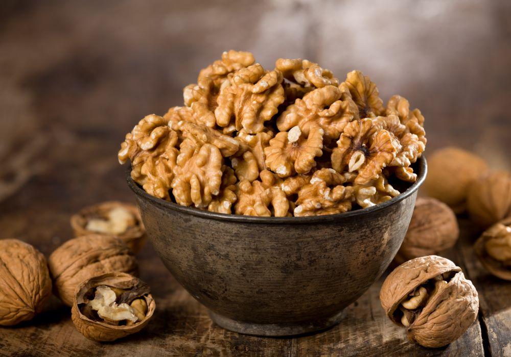 What Happens to Your Body When You Eat Walnuts Every Day